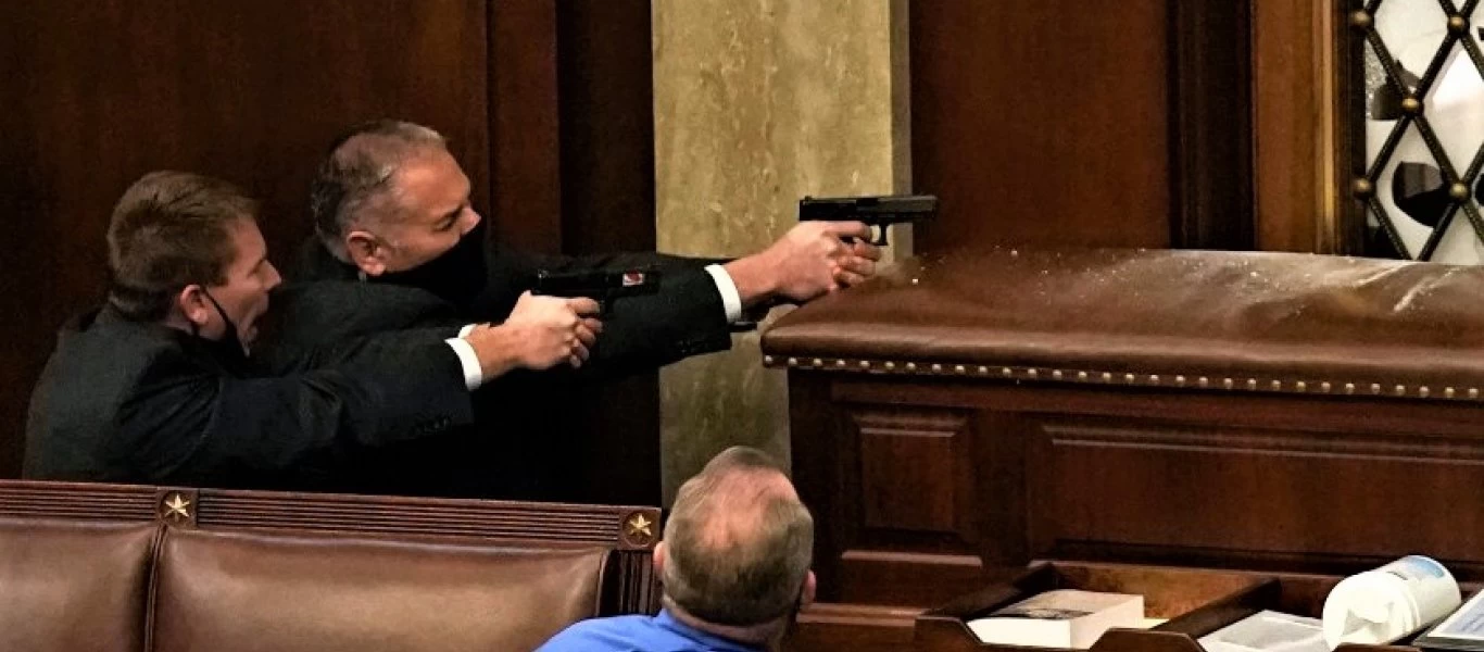 Πυροβόλησαν & δολοφόνησαν άοπλη διαδηλώτρια οι ασφαλίτες στο Καπιτώλιο - Κλήθηκε η Εθνοφρουρά